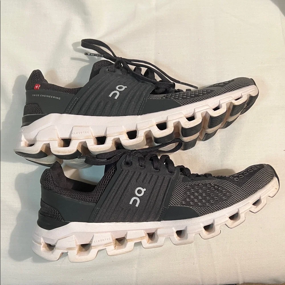 Stylish Women's Black Athletic Shoes